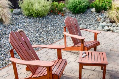 Pet-Safe Cedar Mulch vs. Chips for Water Conservation Landscaping: Best Choices