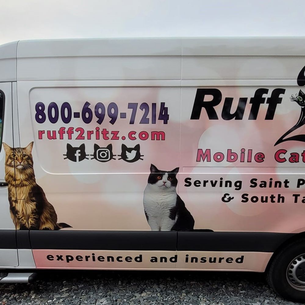 mobile groomer servicing pet and cat owners at senior living facility like ALF